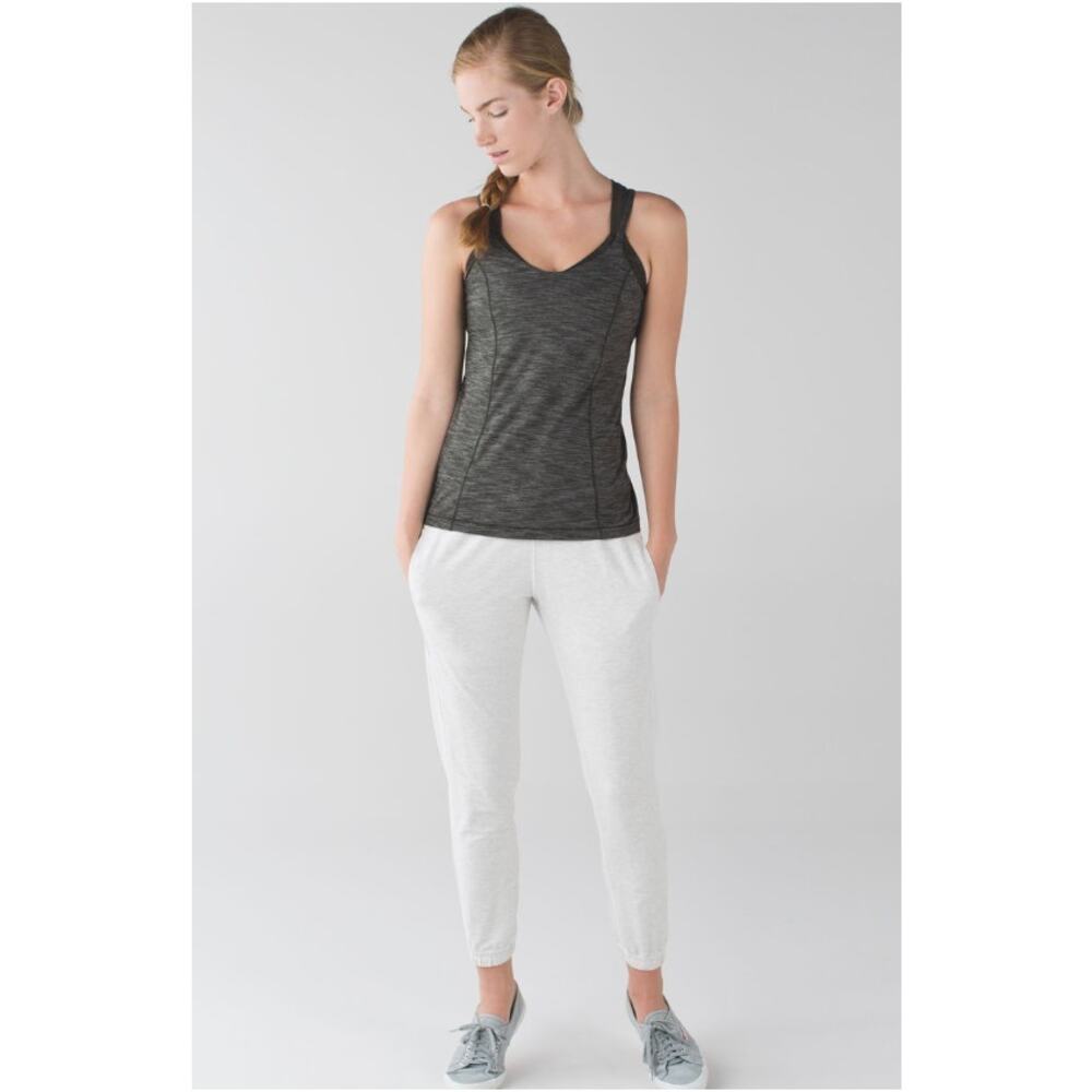 Lululemon Run For Gold Tank Top Heather Green Built In Bra Yoga Women Size 2